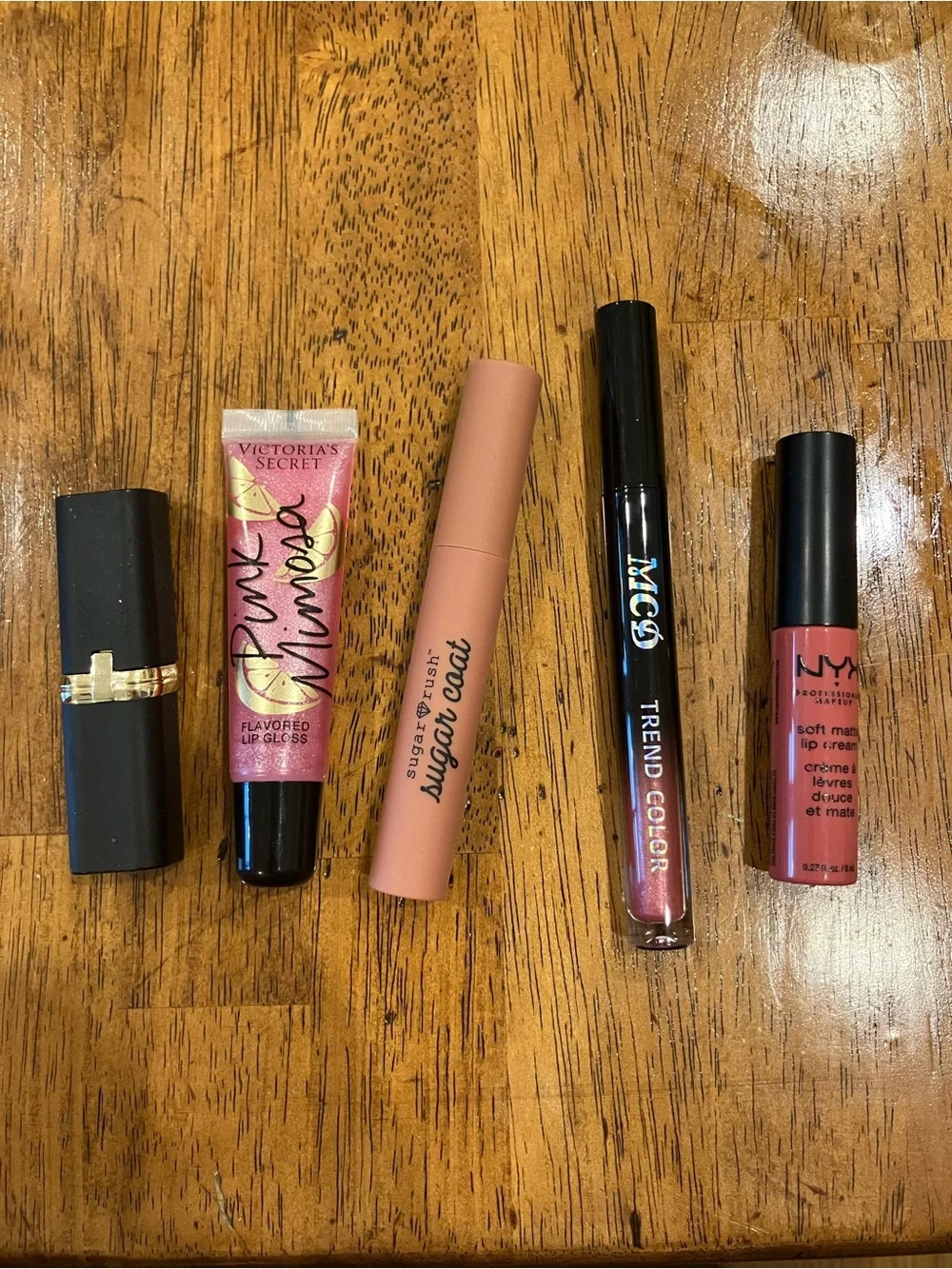 Lipstick/lipgloss bundle